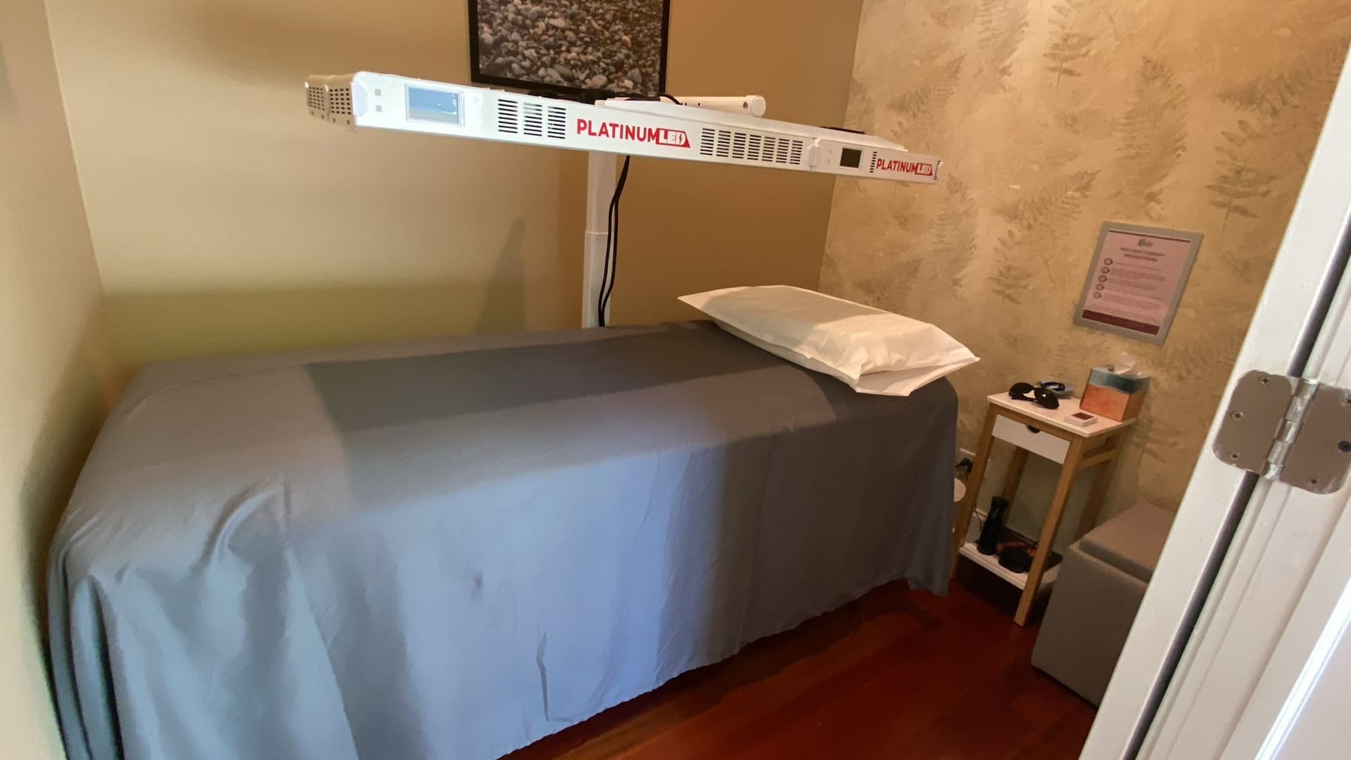 Gallery photos for Clinic Cleaning Boosts Relaxation in Chicago: Image #2