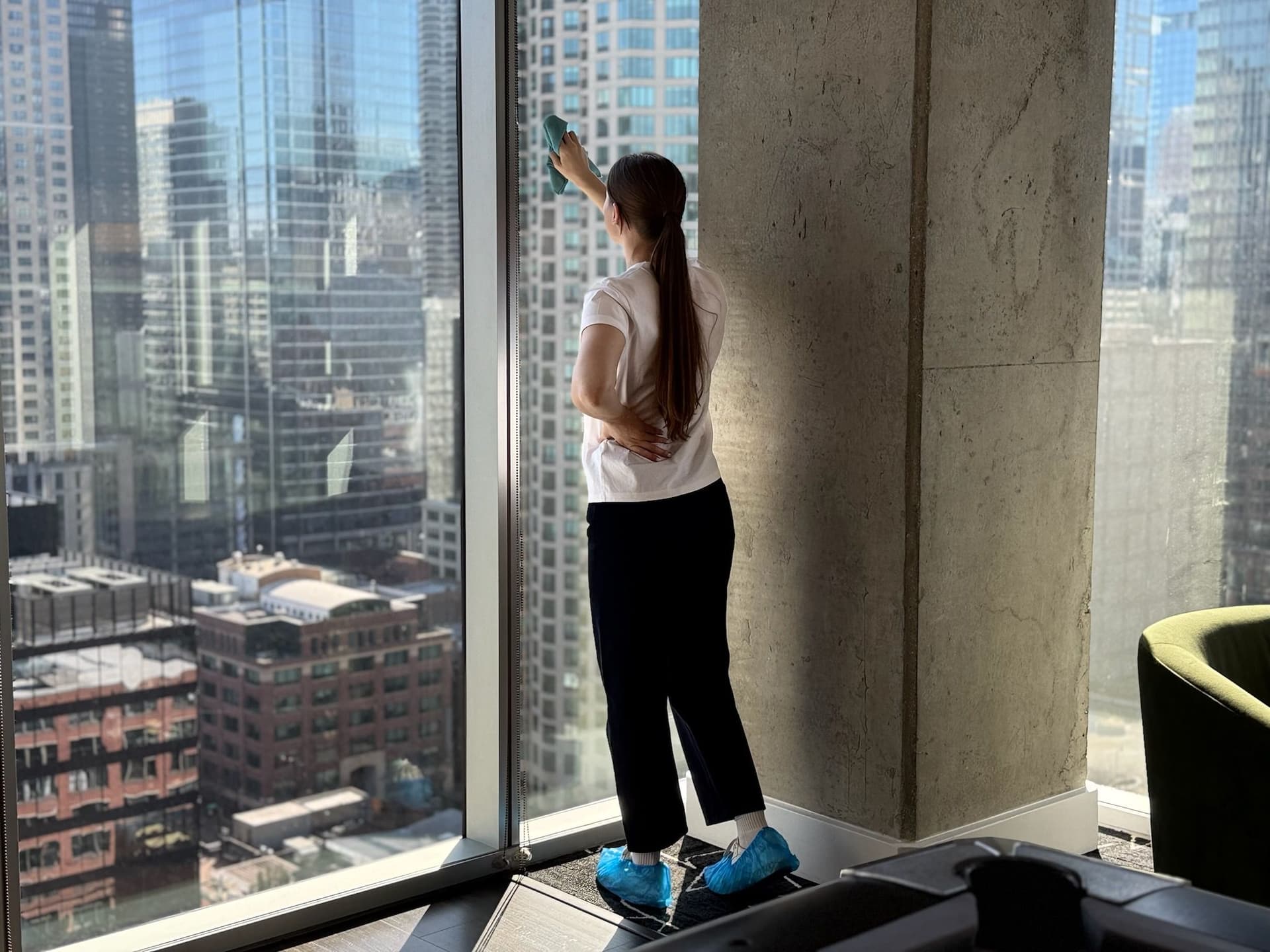 Achieving Streak-Free Shine in Stunning City Views image